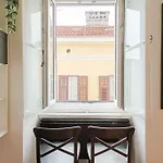 Loft Bed With Free Parking, 2 Bikes! Self Check In, Wi-fi, Ac 아파트