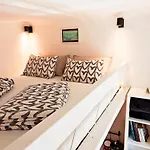 Loft Bed With Free Parking, 2 Bikes! Self Check In, Wi-fi, Ac 풀라