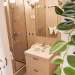Loft Bed With Free Parking, 2 Bikes! Self Check In, Wi-fi, Ac * 풀라