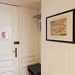 아파트 Loft Bed With Free Parking, 2 Bikes! Self Check In, Wi-fi, Ac *