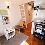 아파트 Loft Bed With Free Parking, 2 Bikes! Self Check In, Wi-fi, Ac 풀라