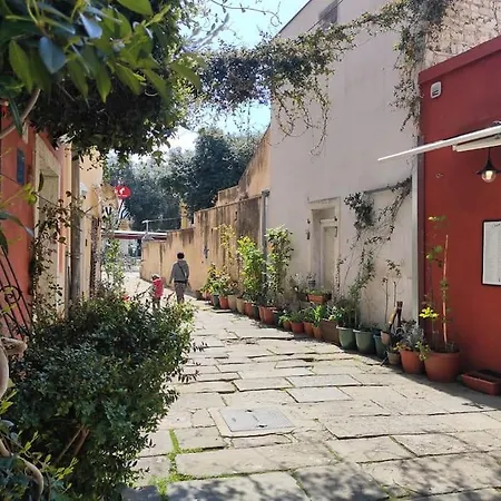 Loft Bed With Free Parking, 2 Bikes! Self Check In, Wi-fi, Ac Appartement Pula