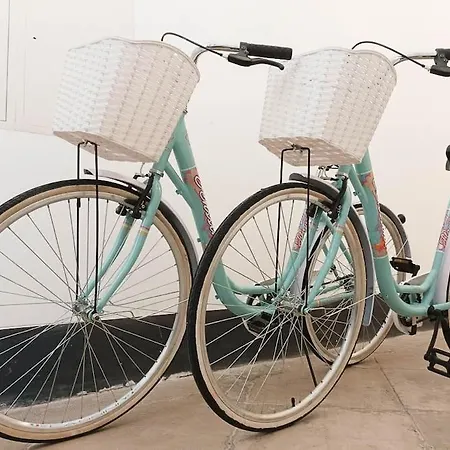 Loft Bed With Free Parking, 2 Bikes! Self Check In, Wi-fi, Ac Appartement Pula