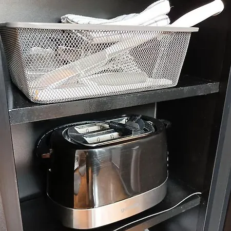 Loft Bed With Free Parking, 2 Bikes! Self Check In, Wi-fi, Ac *