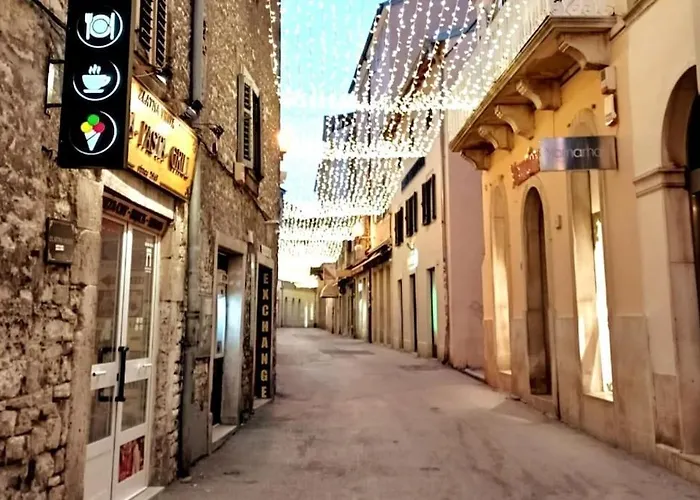 Appartamento Loft Bed With Free Parking, 2 Bikes! Self Check In, Wi-fi, Ac