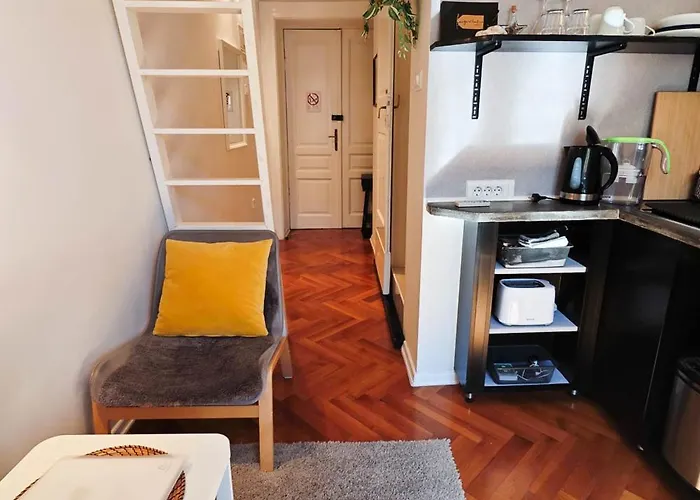 Appartamento Loft Bed With Free Parking, 2 Bikes! Self Check In, Wi-fi, Ac