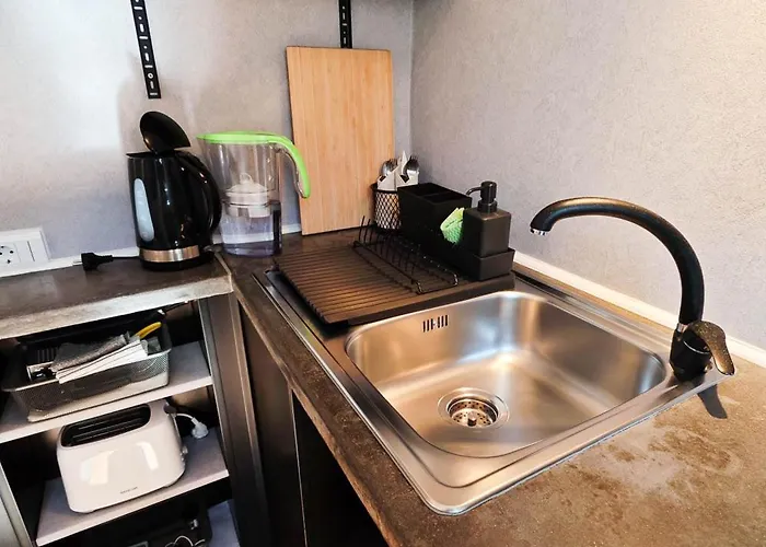 Loft Bed With Free Parking, 2 Bikes! Self Check In, Wi-fi, Ac 아파트 풀라