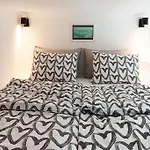 Apartman Loft Bed With Free Parking, 2 Bikes! Self Check In, Wi-fi, Ac Póla