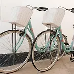Loft Bed With Free Parking, 2 Bikes! Self Check In, Wi-fi, Ac Apartman Póla