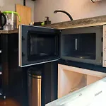 Apartman Loft Bed With Free Parking, 2 Bikes! Self Check In, Wi-fi, Ac *