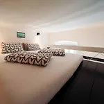 Apartment Loft Bed With Free Parking, 2 Bikes! Self Check In, Wi-fi, Ac *