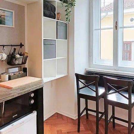 شقة Loft Bed With Free Parking, 2 Bikes! Self Check In, Wi-fi, Ac *