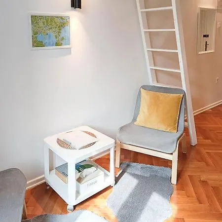 Appartement Loft Bed With Free Parking, 2 Bikes! Self Check In, Wi-fi, Ac