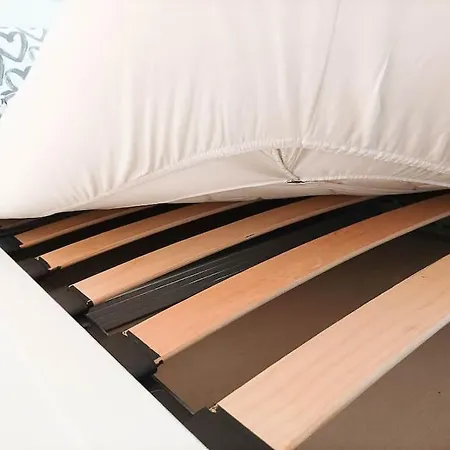 Loft Bed With Free Parking, 2 Bikes! Self Check In, Wi-fi, Ac *