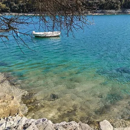 Apartment Loft Bed With Free Parking, 2 Bikes! Self Check In, Wi-fi, Ac Pula