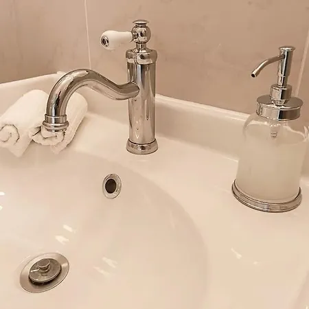 Loft Bed With Free Parking, 2 Bikes! Self Check In, Wi-fi, Ac Appartement *