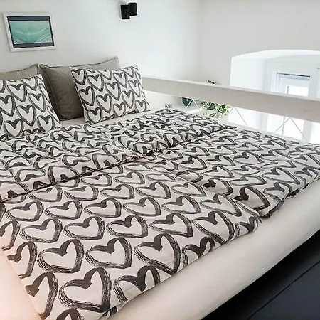 Loft Bed With Free Parking, 2 Bikes! Self Check In, Wi-fi, Ac * بولا