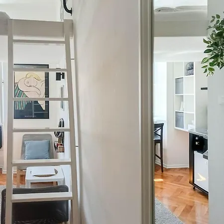Loft Bed With Free Parking, 2 Bikes! Self Check In, Wi-fi, Ac بولا