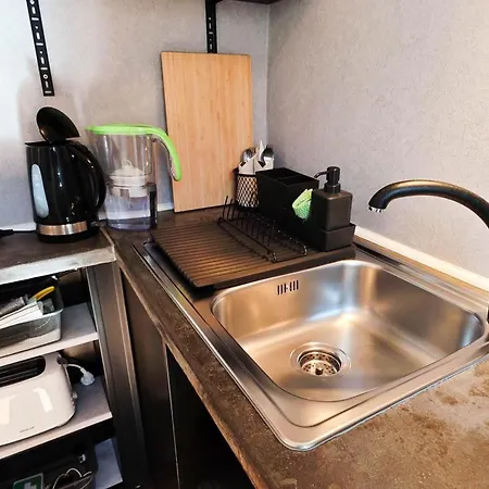 Loft Bed With Free Parking, 2 Bikes! Self Check In, Wi-fi, Ac شقة بولا