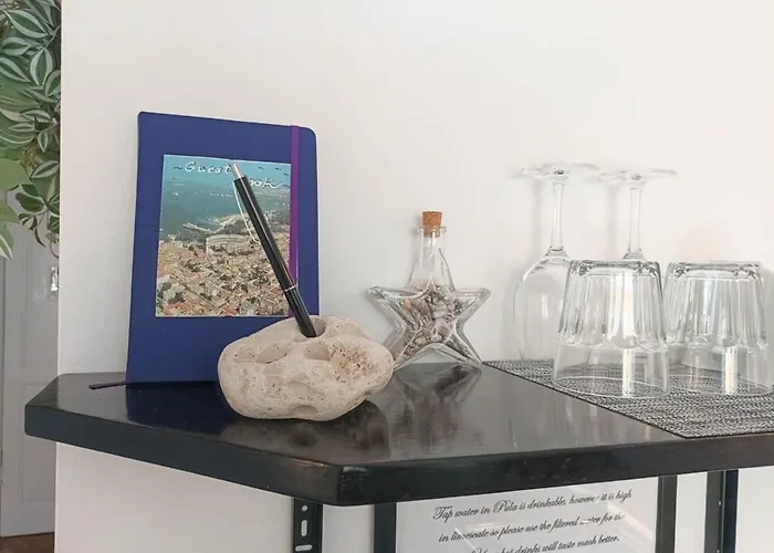 Apartman Loft Bed With Free Parking, 2 Bikes! Self Check In, Wi-fi, Ac Póla