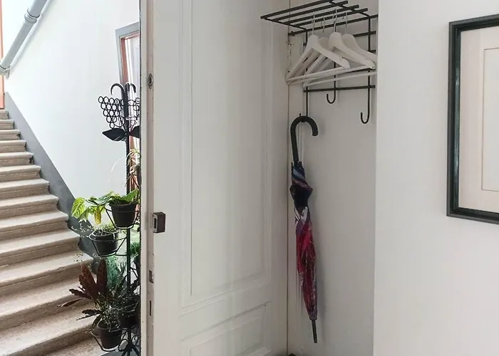 Apartman Loft Bed With Free Parking, 2 Bikes! Self Check In, Wi-fi, Ac