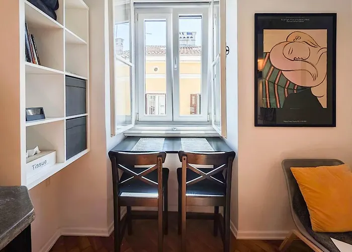 Loft Bed With Free Parking, 2 Bikes! Self Check In, Wi-fi, Ac Apartman