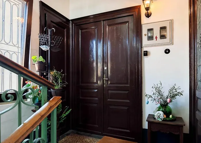 Loft Bed With Free Parking, 2 Bikes! Self Check In, Wi-fi, Ac Apartman *