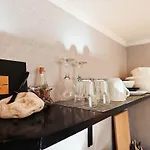 Loft Bed With Free Parking, 2 Bikes! Self Check In, Wi-fi, Ac * 풀라