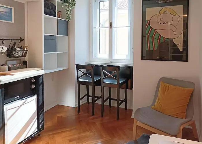 Loft Bed With Free Parking, 2 Bikes! Self Check In, Wi-fi, Ac Lägenhet Pula