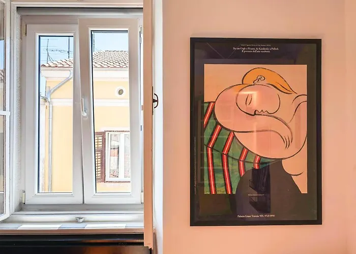 Lägenhet Loft Bed With Free Parking, 2 Bikes! Self Check In, Wi-fi, Ac