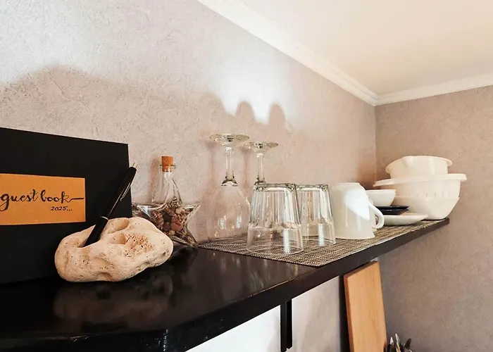 Loft Bed With Free Parking, 2 Bikes! Self Check In, Wi-fi, Ac * Pula